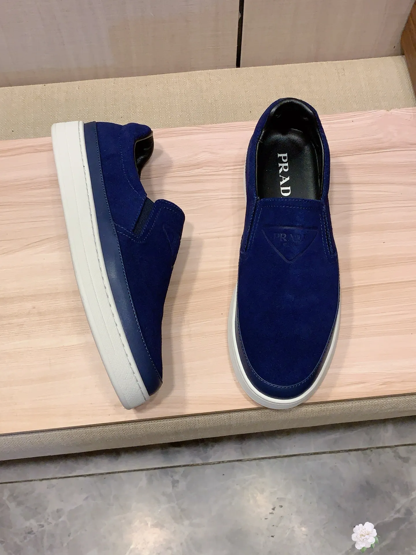 Men's Men's Shoes💰442💰💰🎩🎩[Lightning][Lightning] "PRADA*" The latest and most popular casual shoes, top brand [seduce] luxury ~ purchasing agency, top quality ~. [Strong] The upper is made of imported breathable cowhide with material ➕ breathable sheepskin feet (•) and fine workmanship. The original stylish and stylish soft rubber wear-resistant and non-slip outsole is light and comfortable on the feet. The real thing looks better when photographed. b66: code: 38-44, 4️⃣ colors selected